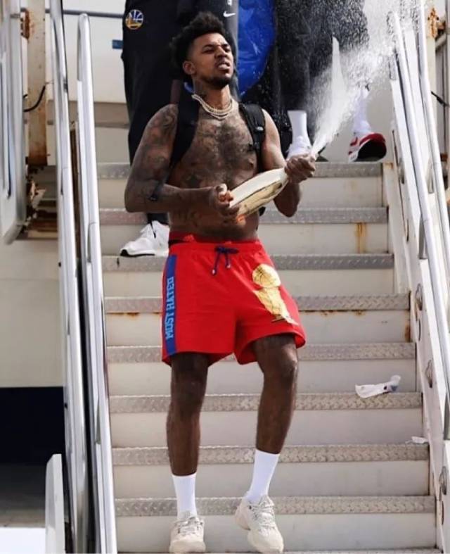 没想到，浓眉大眼的《逆水寒》手游居然背叛了MMO传统