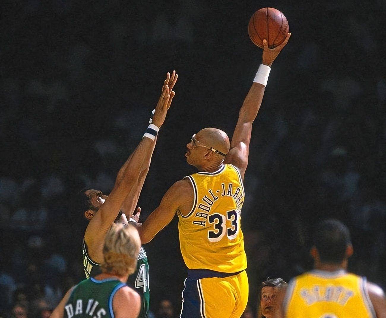 CBA球员专访：周琦谈球队目标,