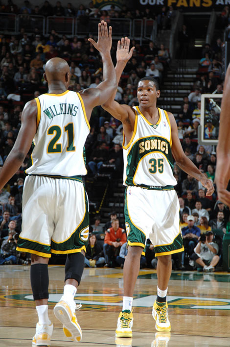 详解棒球规则中的手套尺寸限制