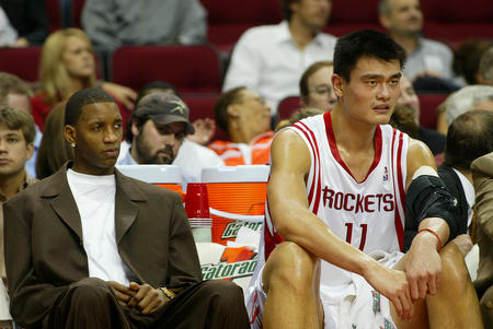 CBA土豪内部分裂？队中大将遭DNP，疑似私下奚落张庆鹏水平差