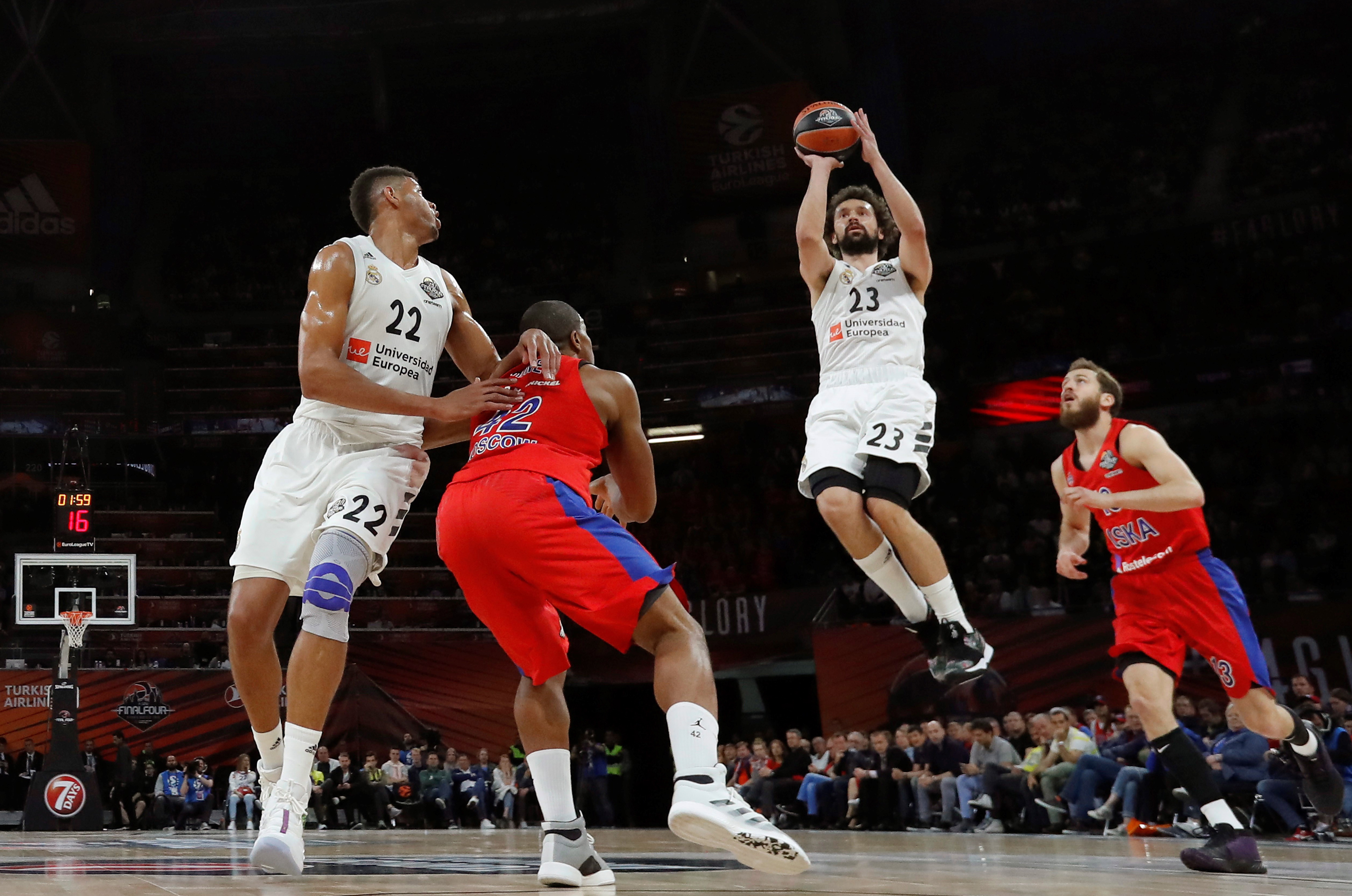 西媒：阿里瓦斯曾接近加盟吉达国民，皇马可获1400万欧分成