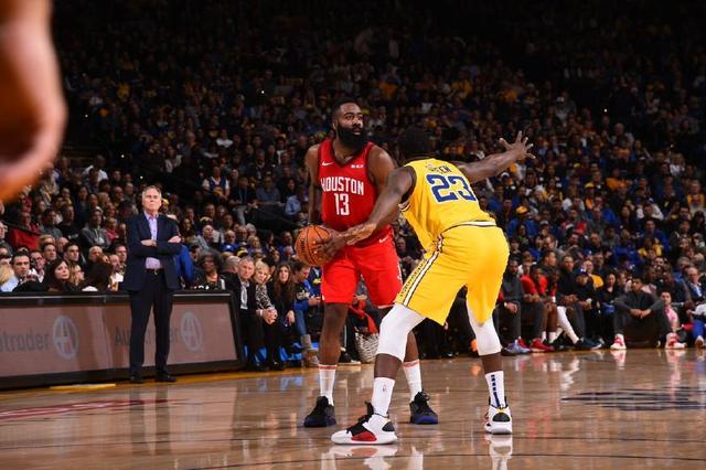 游戏联动有多壕？新卡面视觉效果拉满，还送迪士尼度假门票