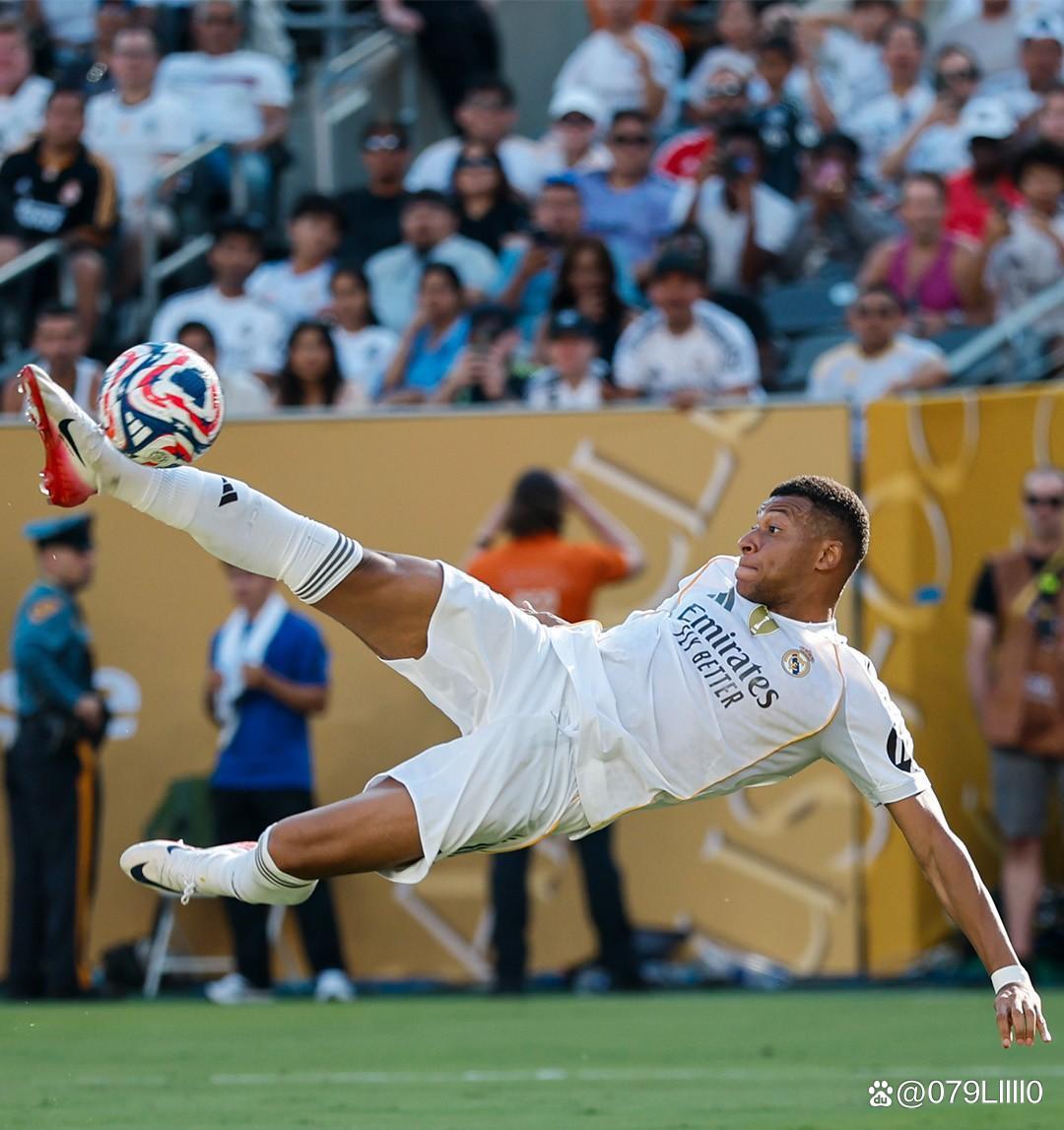 王大雷：九哥回来后带队打出了泰山精神，瓦科没拿金靴可惜