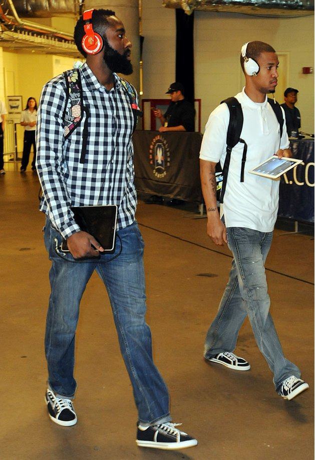 皇马计划今夏签阿方索·戴维斯，拜仁标价8000万