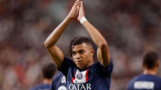 篮球勇士球星单场命中三分刷新纪录