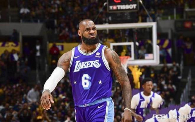 [天下足球]20260105 2025·年度巅峰对决