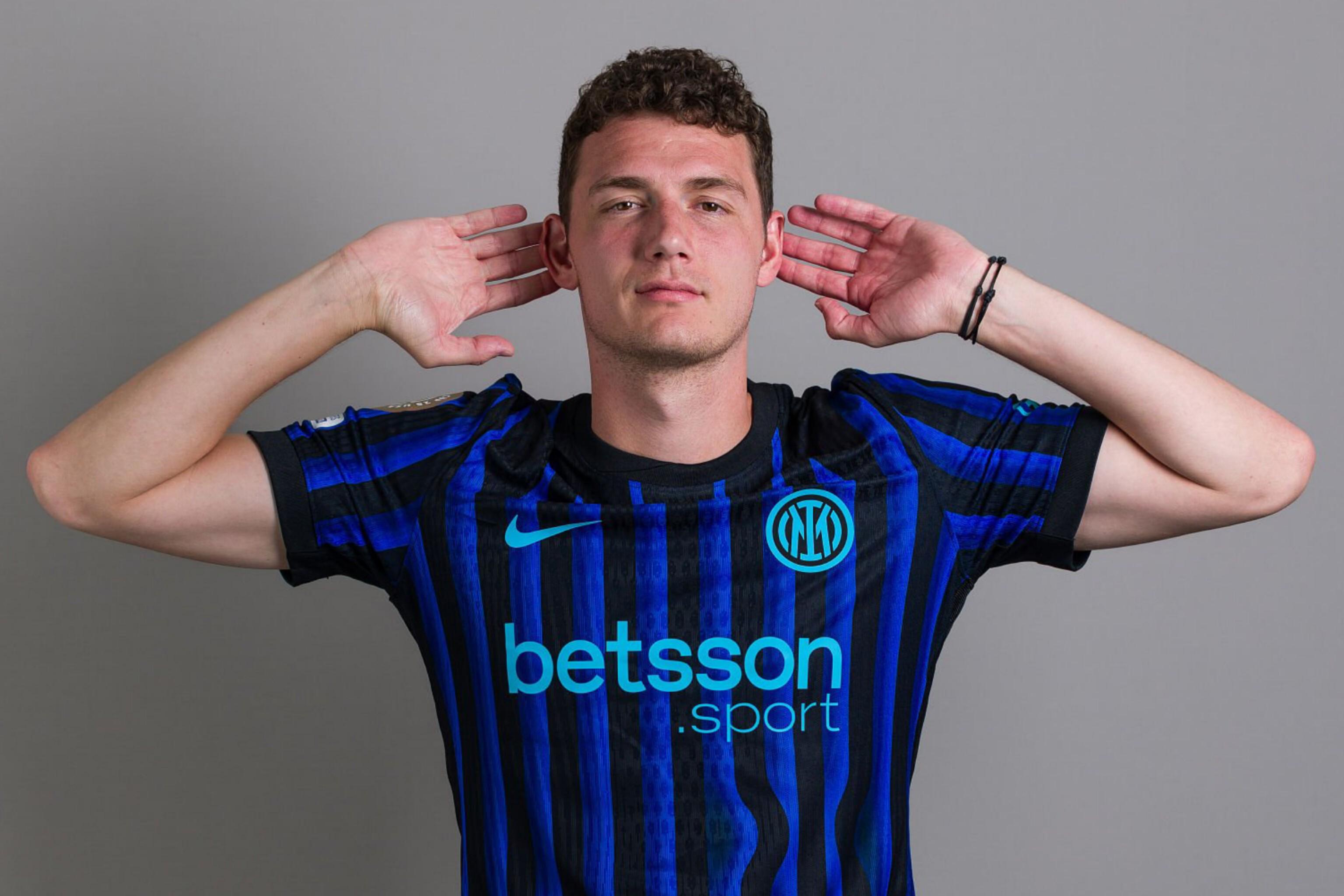 经纪人：国米态度很明确，赛季末再决定德弗赖和阿切尔比未来