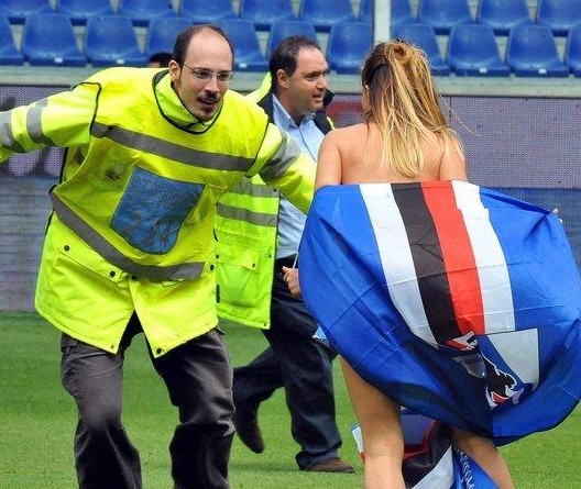 [亚冠]一场惨败止步亚冠16强，上海海港暴露深层问题