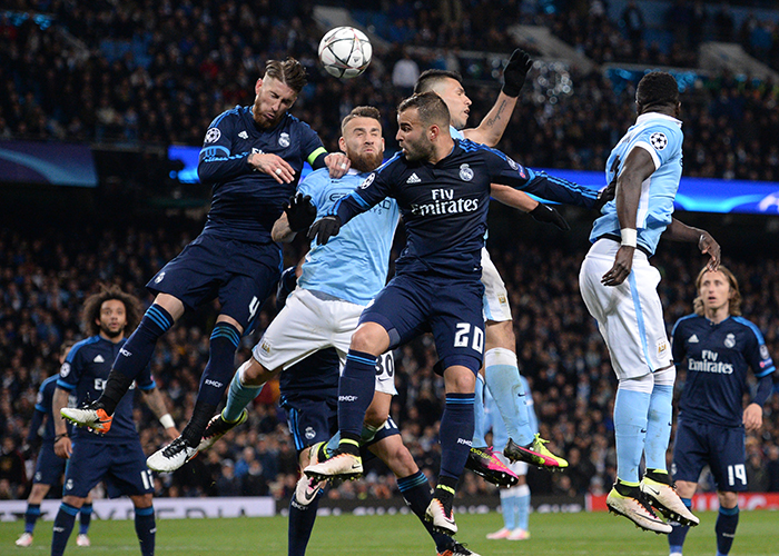 詹姆斯0.1秒补篮绝杀，快船逆转，西部最新排名：勇士跌进附加赛