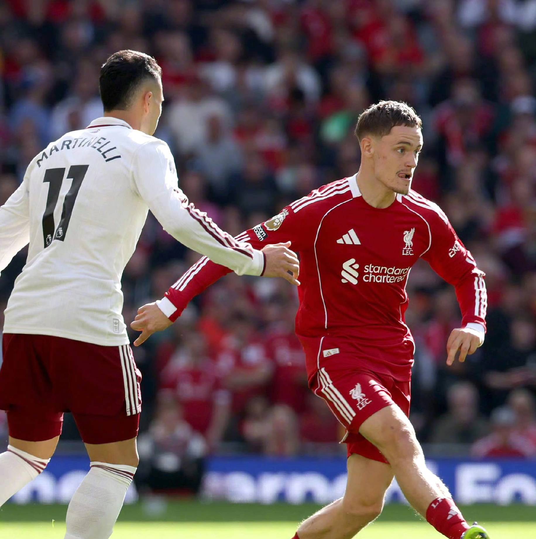 温格：C罗是运动员而梅西是艺术家 我更欣赏后者